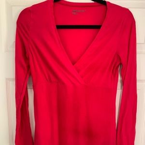 Gap maternity nursing shirt